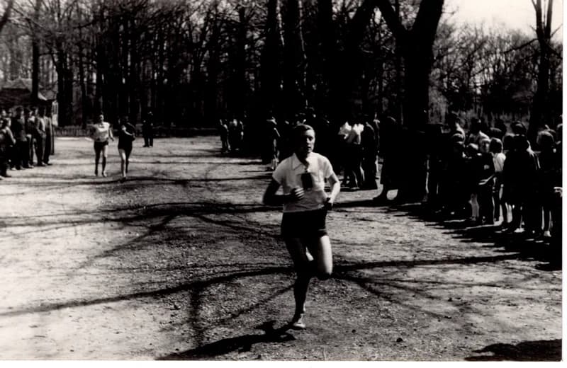 Iskolások mezei futóversenye a Népkertben