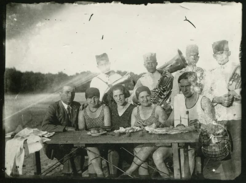 Strandolók fúvószenekarral