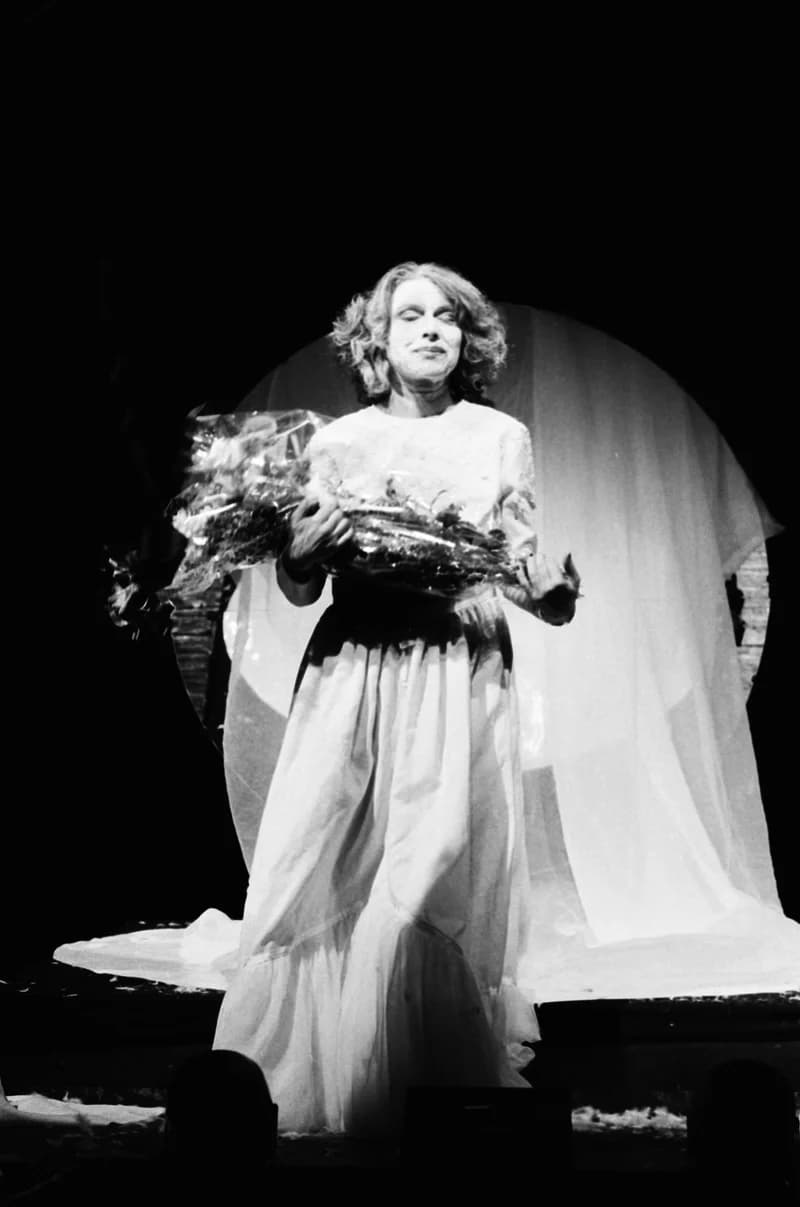 Tolnai: Izéke homokozója, Bayer II.