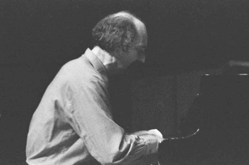 Szabados György /M-Stúdió/