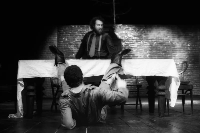 Mrozek: Ház a határon