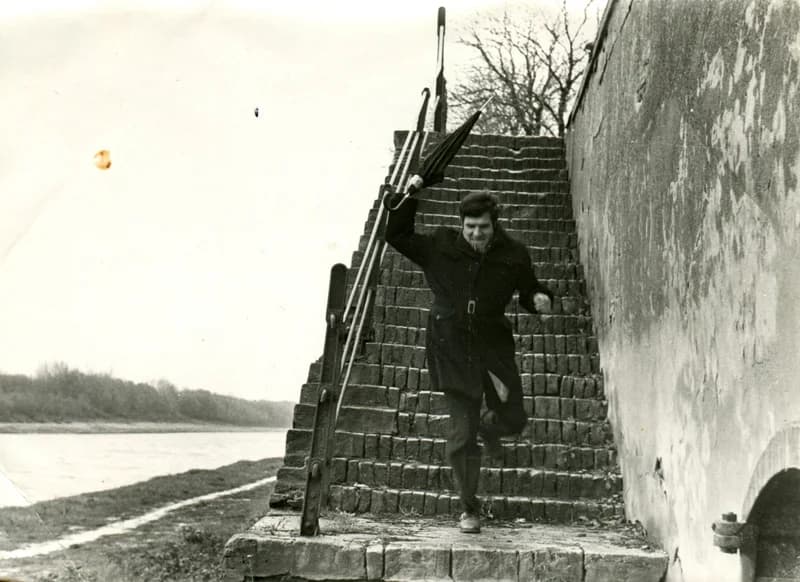 Benes József a zentai rakparton