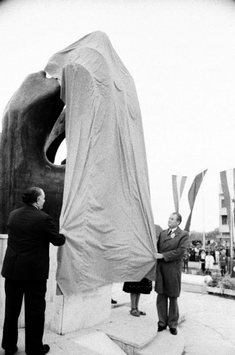 Emlékmű átadás Lovćenacon