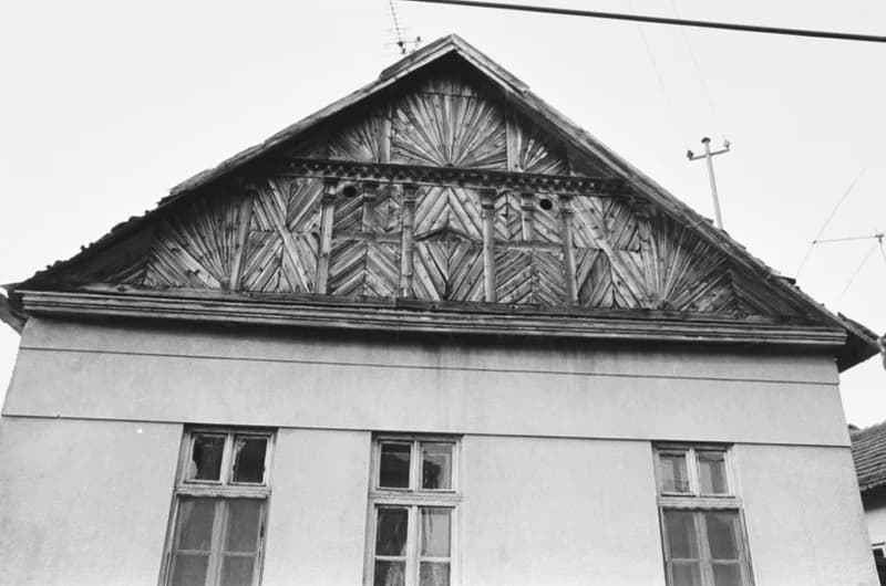 A legszebb napsugaras tűzvégű ház lebontás előtt