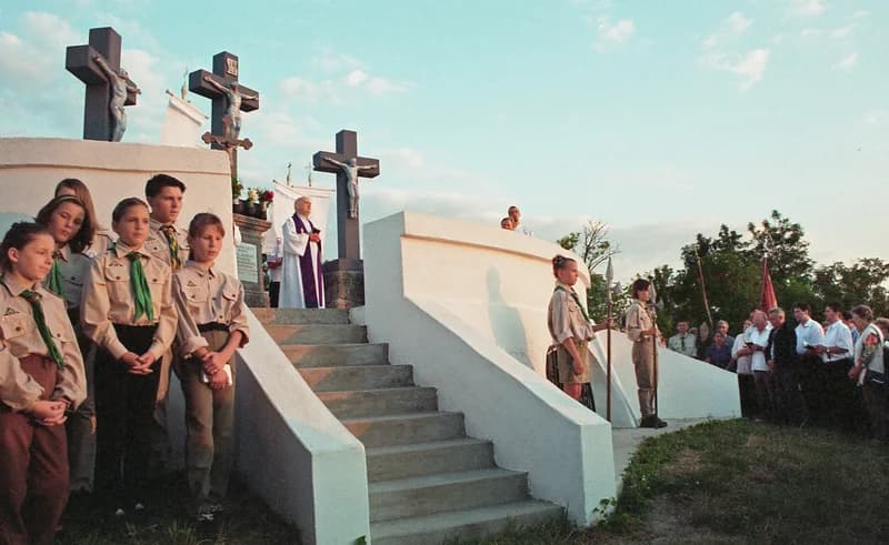 Keresztúti ájtatosság a Kálvárián, Temerin, 2000.7.19.
