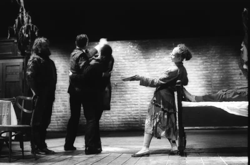 Mrozek: Ház a határon