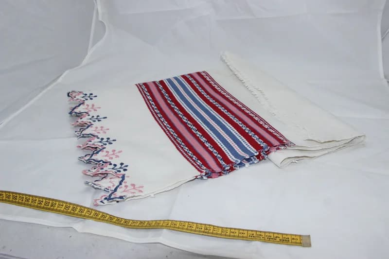 Törölköző – mosdóállvány takaró