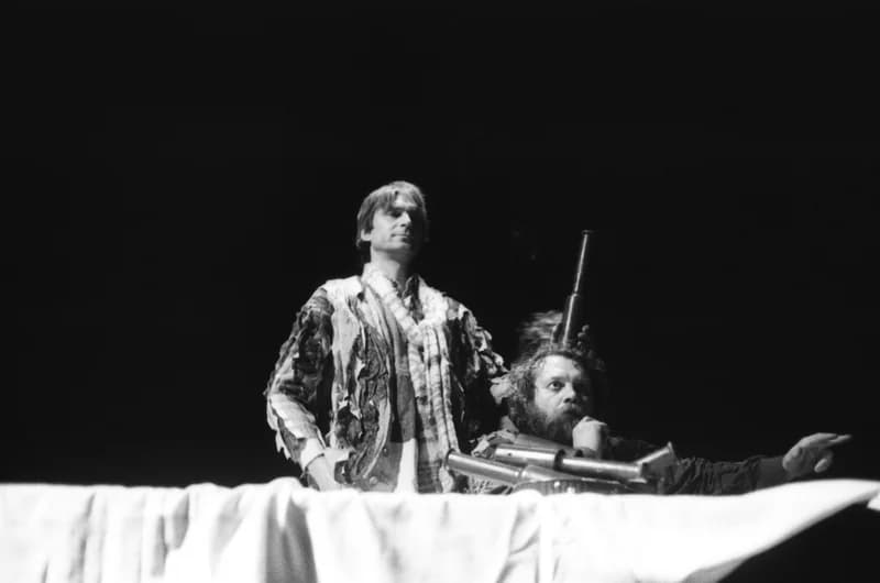 Mrozek: Ház a határon