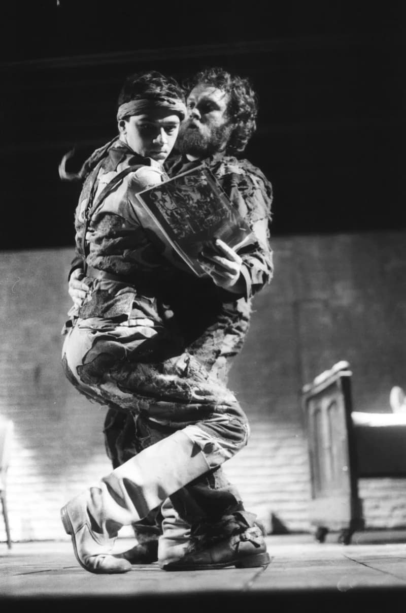 Mrozek: Ház a határon