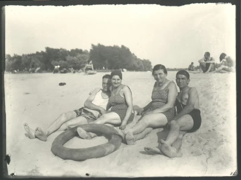 Fürdőzők az újvidéki strandon