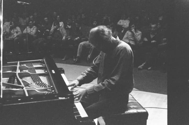 Szabados György /M-Stúdió/