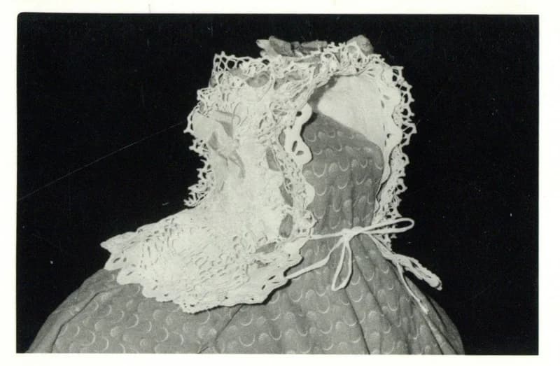 Slingelt főkötő (csecsemőé)