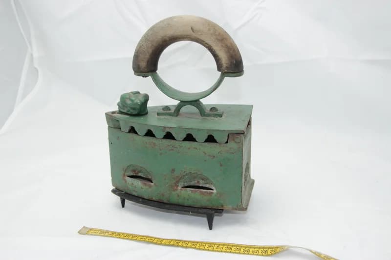 Parazsas vasaló talppal