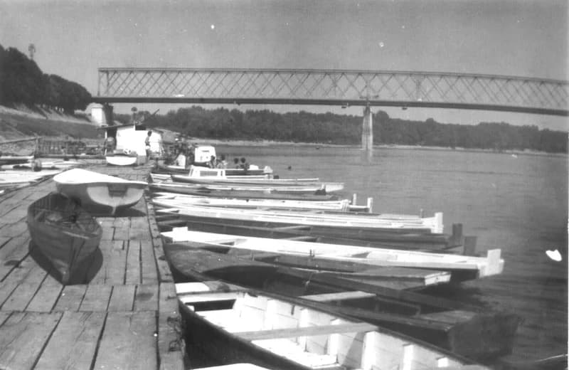 A zentai csónak kikötő