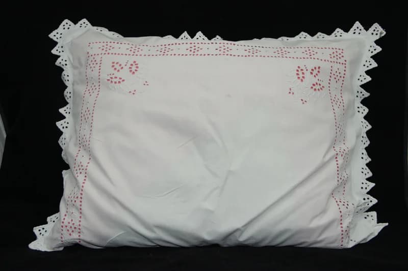 Díszpárna bölcsőbe