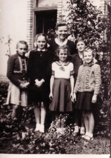 Diákok, Raffai Rózsa tanítónővel