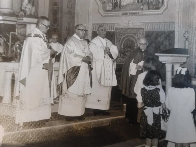 Egyházi ünnepség Gomboson