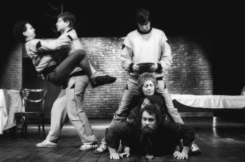 Mrozek: Ház a határon