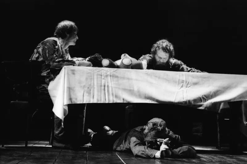 Mrozek: Ház a határon