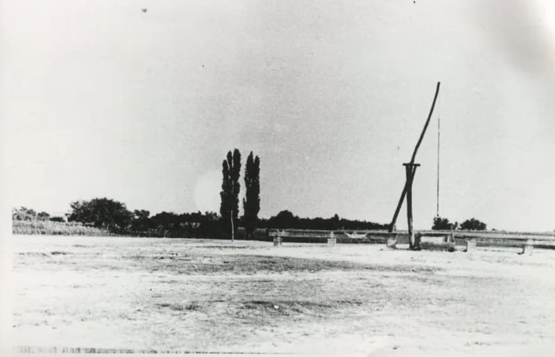 A keleti bikaistálló itatója