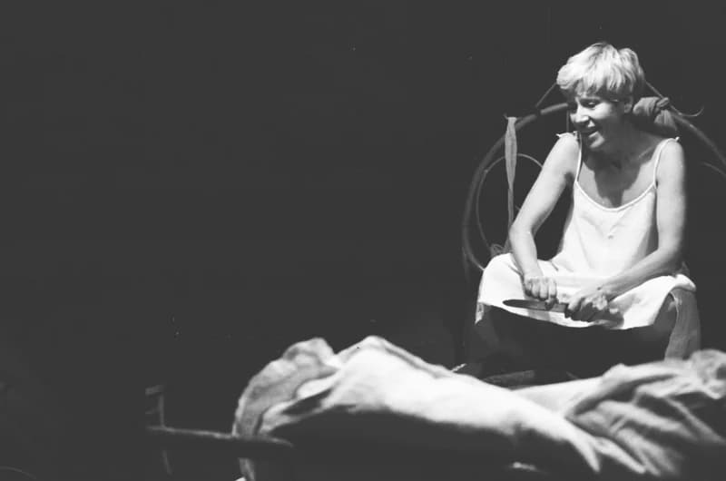 Tolnai: Izéke homokozója, Bayer