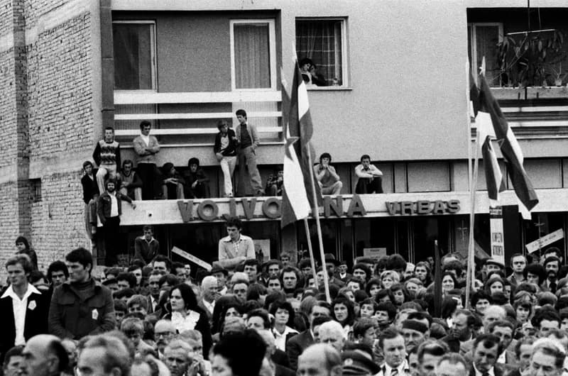 Emlékmű átadás Lovćenacon