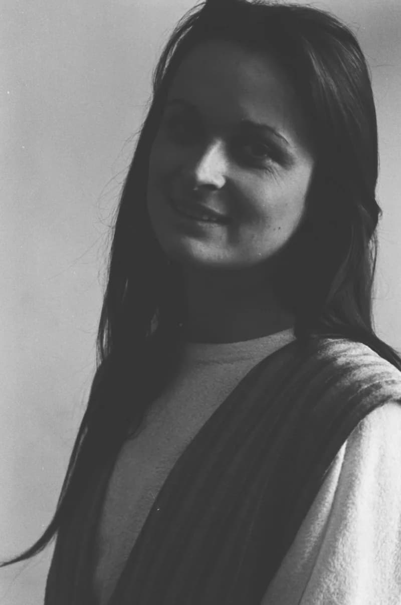 I. L. Ribal iskola kis színjátszói és Krnács Erika