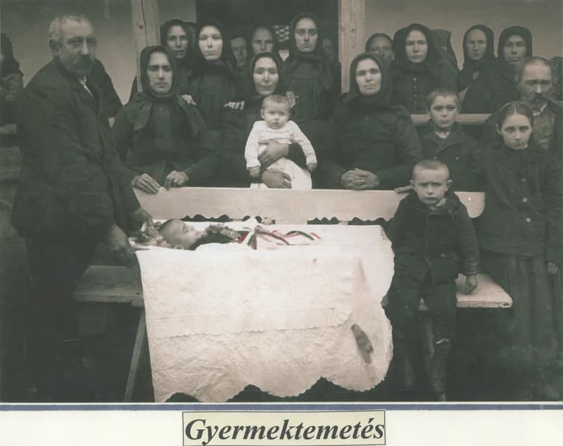 Gyermektemetés