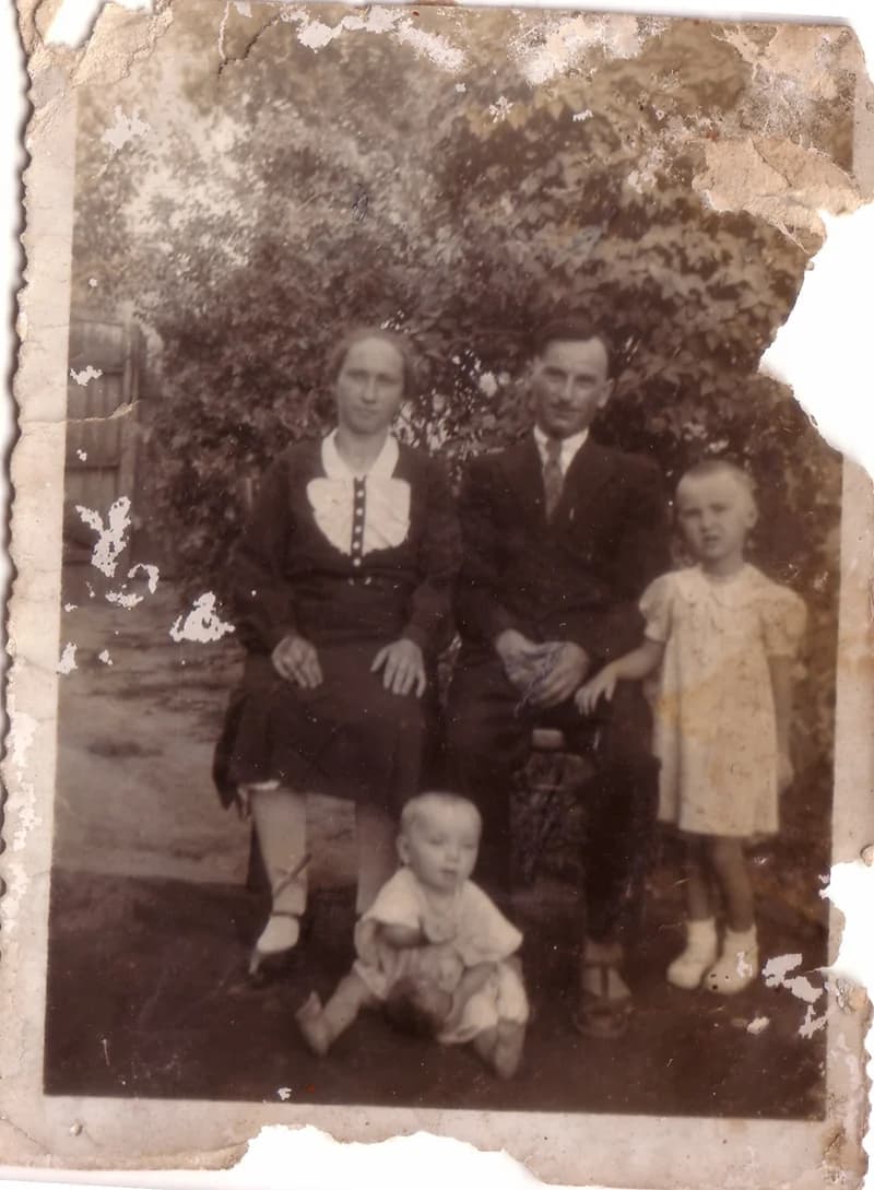 Nagy János családjával