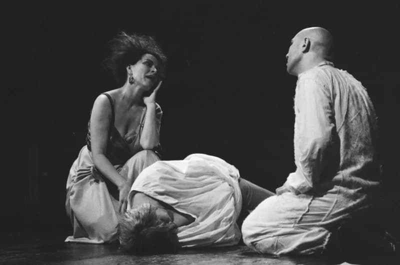 Tömöry Péter (r.), Tolnai Ottó: Paripacitrom 