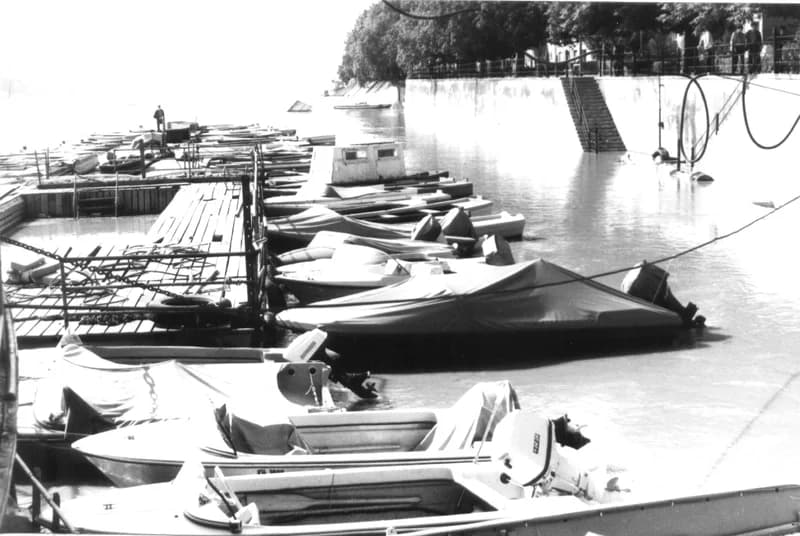 A zentai csónak kikötő