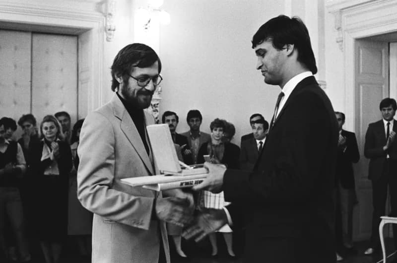 A nagykorúsági díjak átadása