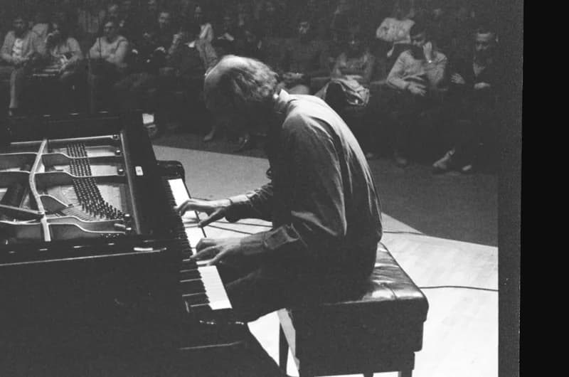 Szabados György /M-Stúdió/