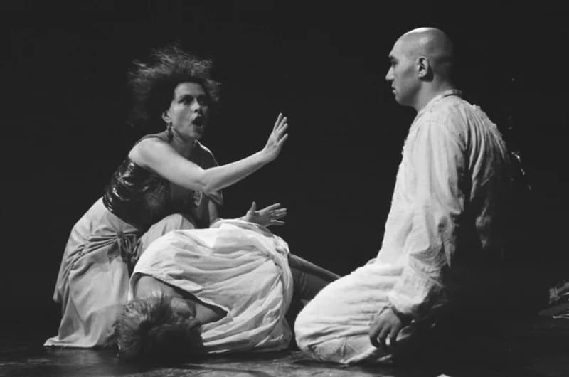 Tömöry Péter (r.), Tolnai Ottó: Paripacitrom 