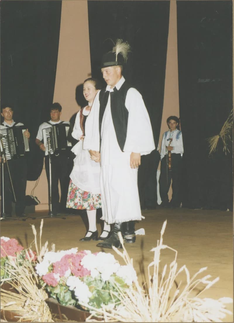 Hertelendyfalvi Arató Napok - az egyesület szóló táncosai és népi zenekara 