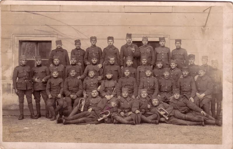 Bodor Lajos  bajtársaival