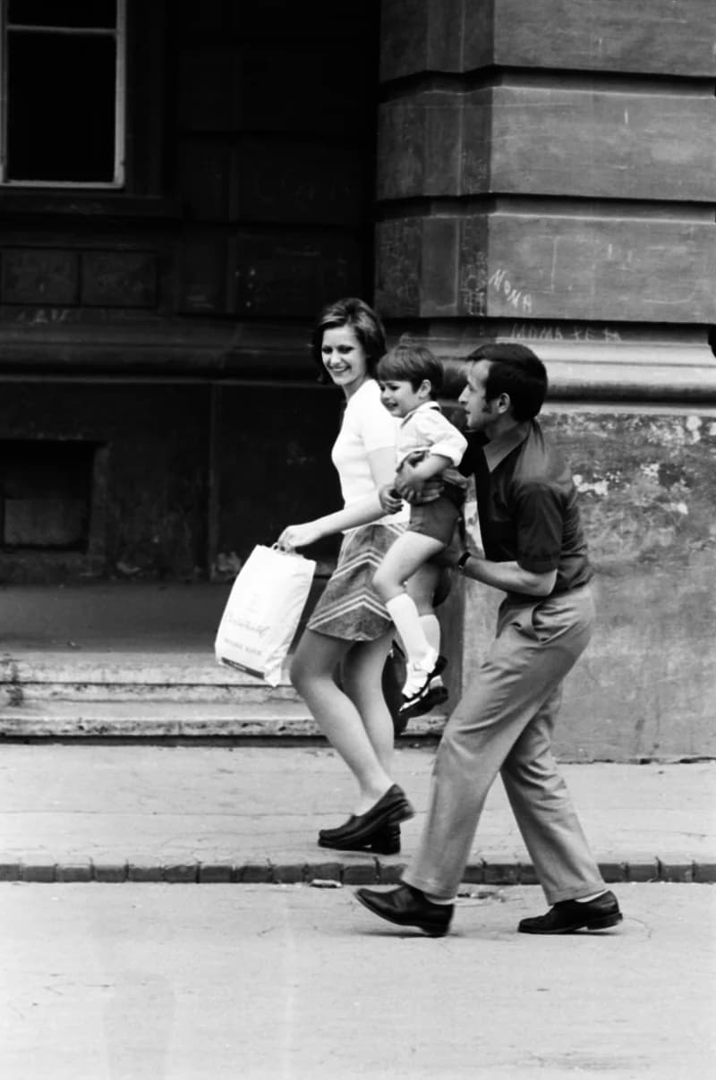 Gyerekek Újvidék utcáin