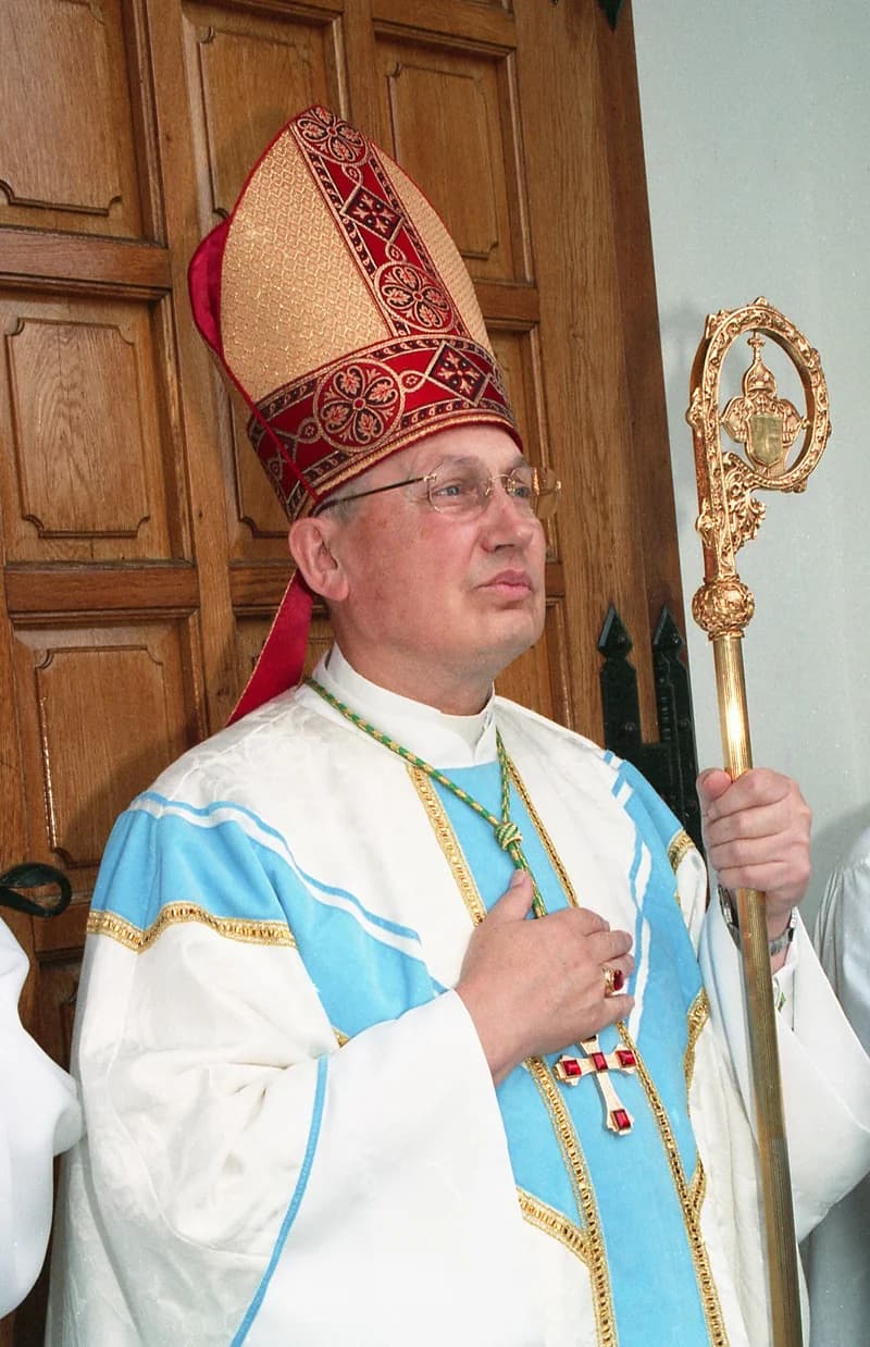 A temerini Lourdes-i Szűz Mária emléktemplom előtti események a felszentelés előtti pillanatokban