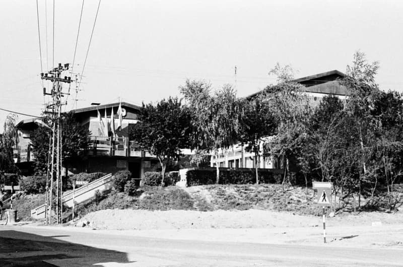 Ifjúsági otthon és az elnöke Topolyán