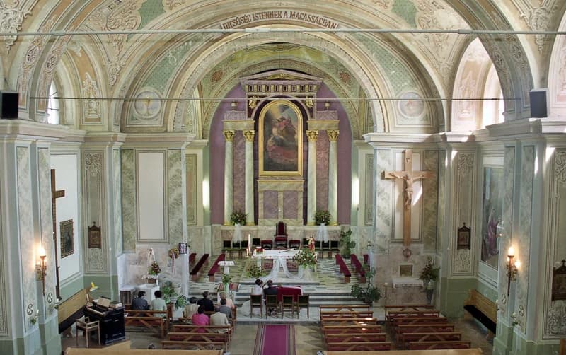 A temerini Szent Rozália plébániatemplom  2003. májusában 