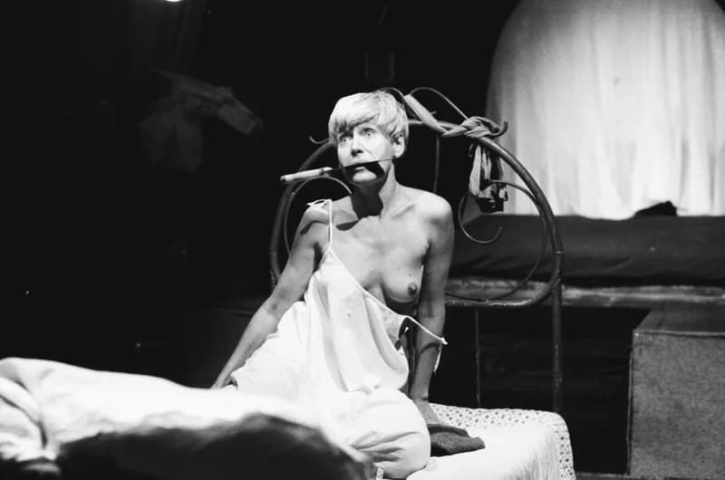 Tolnai: Izéke homokozója, Bayer II.