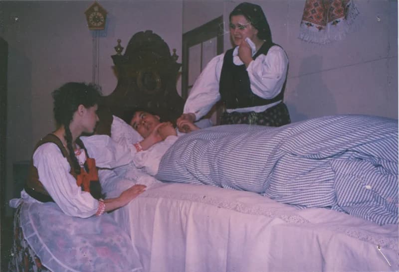 Az egyesület színjátszóinak előadása: Tamási Áron: Énekes madár