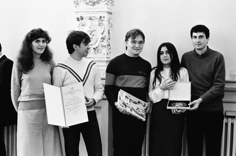 A nagykorúsági díjak átadása