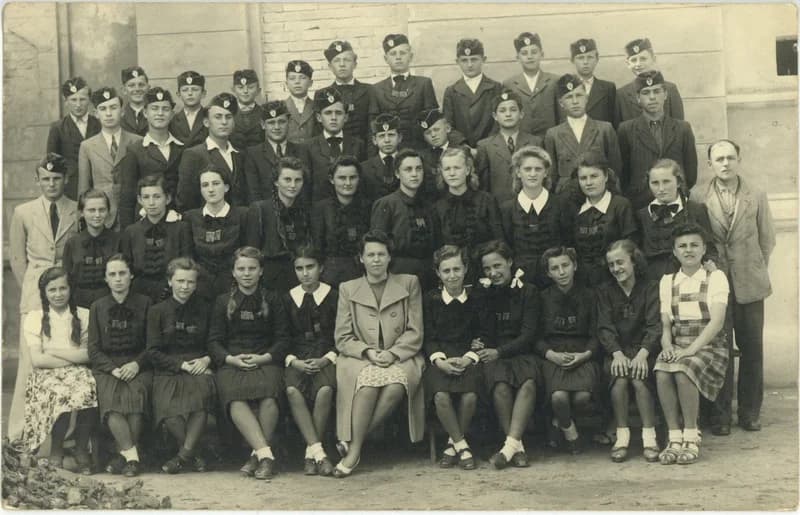 Osztálykép – az apatini polgári iskola tanulói