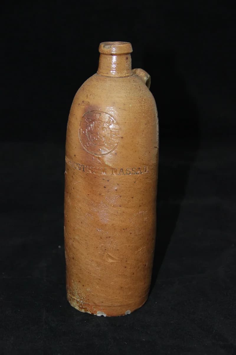 Ecettartó kőkorsó