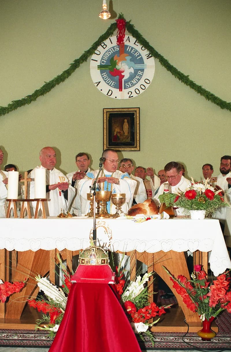 A temerini Lourdes-i Szűz Mária emléktemplom (Lourdes-i Boldogasszony templom)  felszentelési szertartása  és   ez  alkalomból  bemutatott szentmise, 2000. 7. 20,  Csütörtök