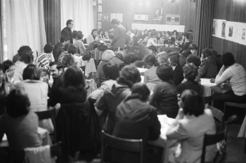 KMV - Becsei Önképzőkörösök a Fórum Klubban