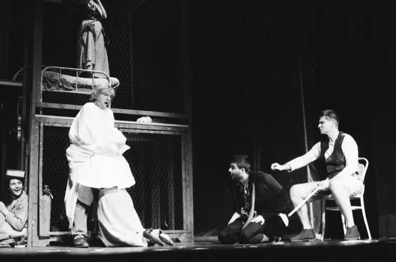 Tömöry Péter (r.), Tolnai Ottó: Paripacitrom 