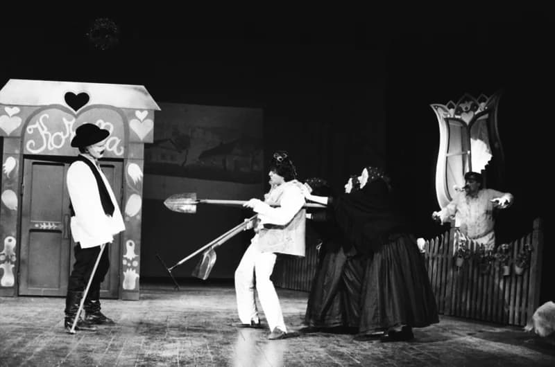 Tóth E.: A falu rossza, avagy a negyedik ablak /r.: Hernyák Gy./