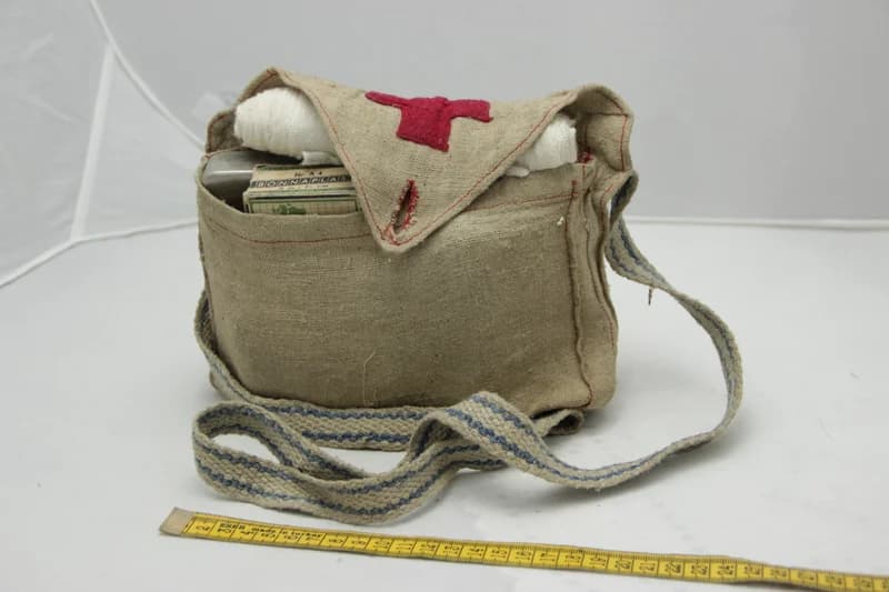 Vöröskeresztes elsősegély-csomag